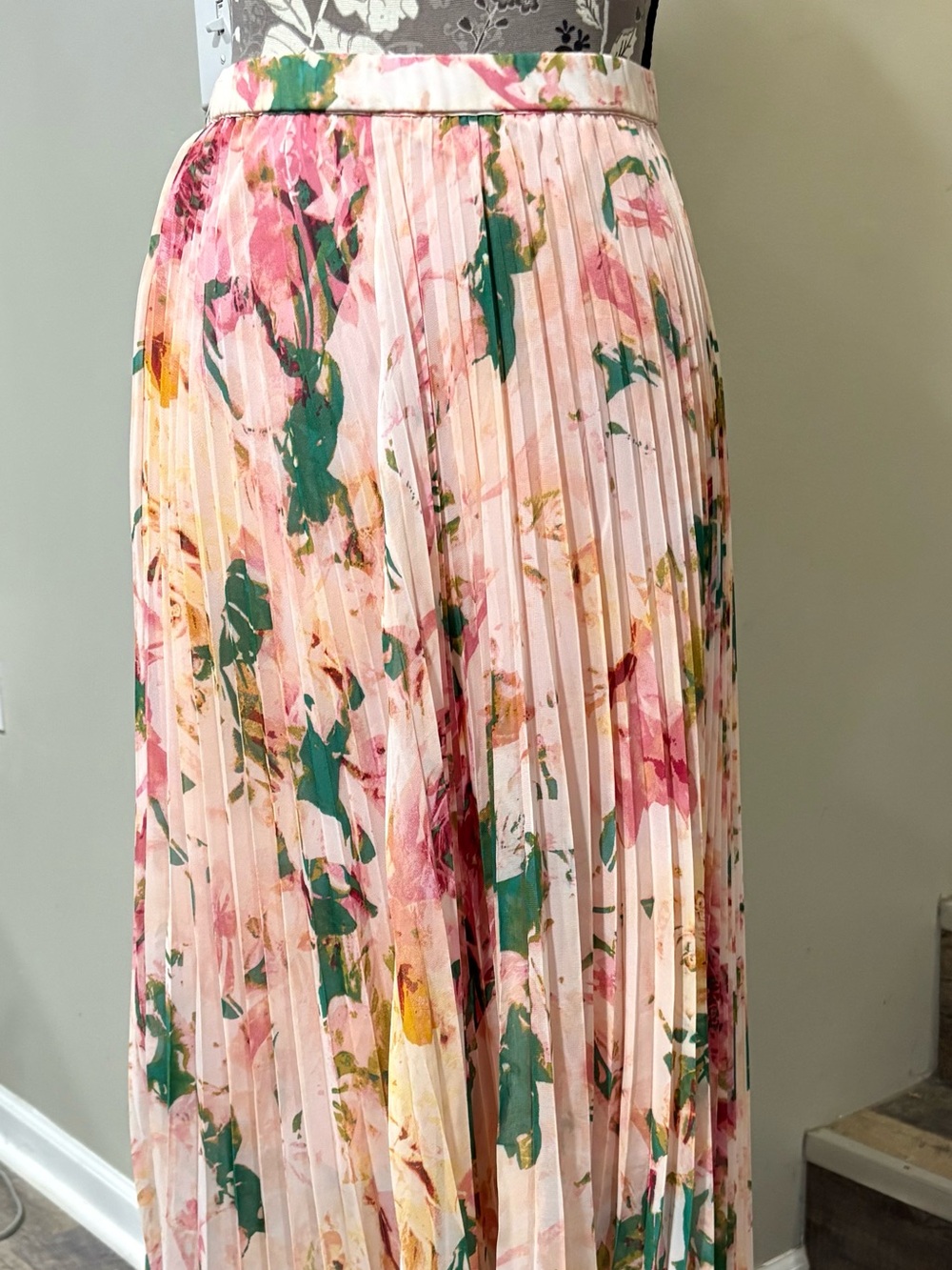 BCBGMaxAzria Blush Pink Pleated Skirt with Floral Details
